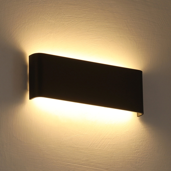 Светильник настенный черный LED 6Вт 24см