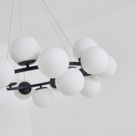 Люстра черня D90см