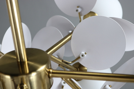 Люстра с плафонами бронза D68см